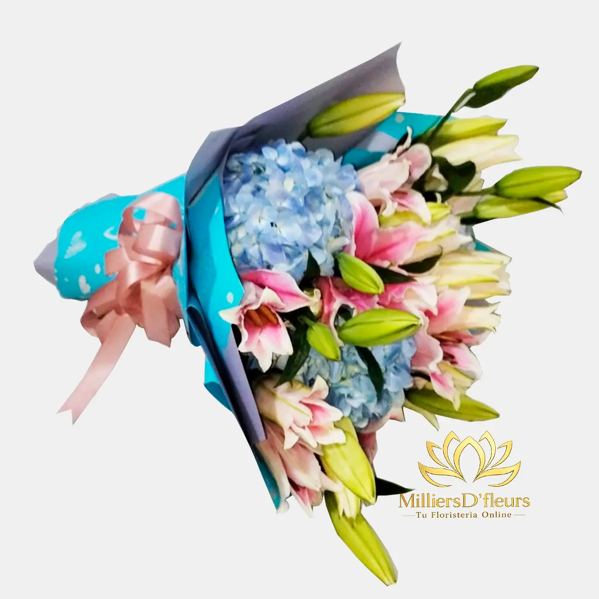 Bouquet de hortensias celestes y lirios rosados Serenata Azul - Floristería MilliersD'Fleurs Guayaquil.