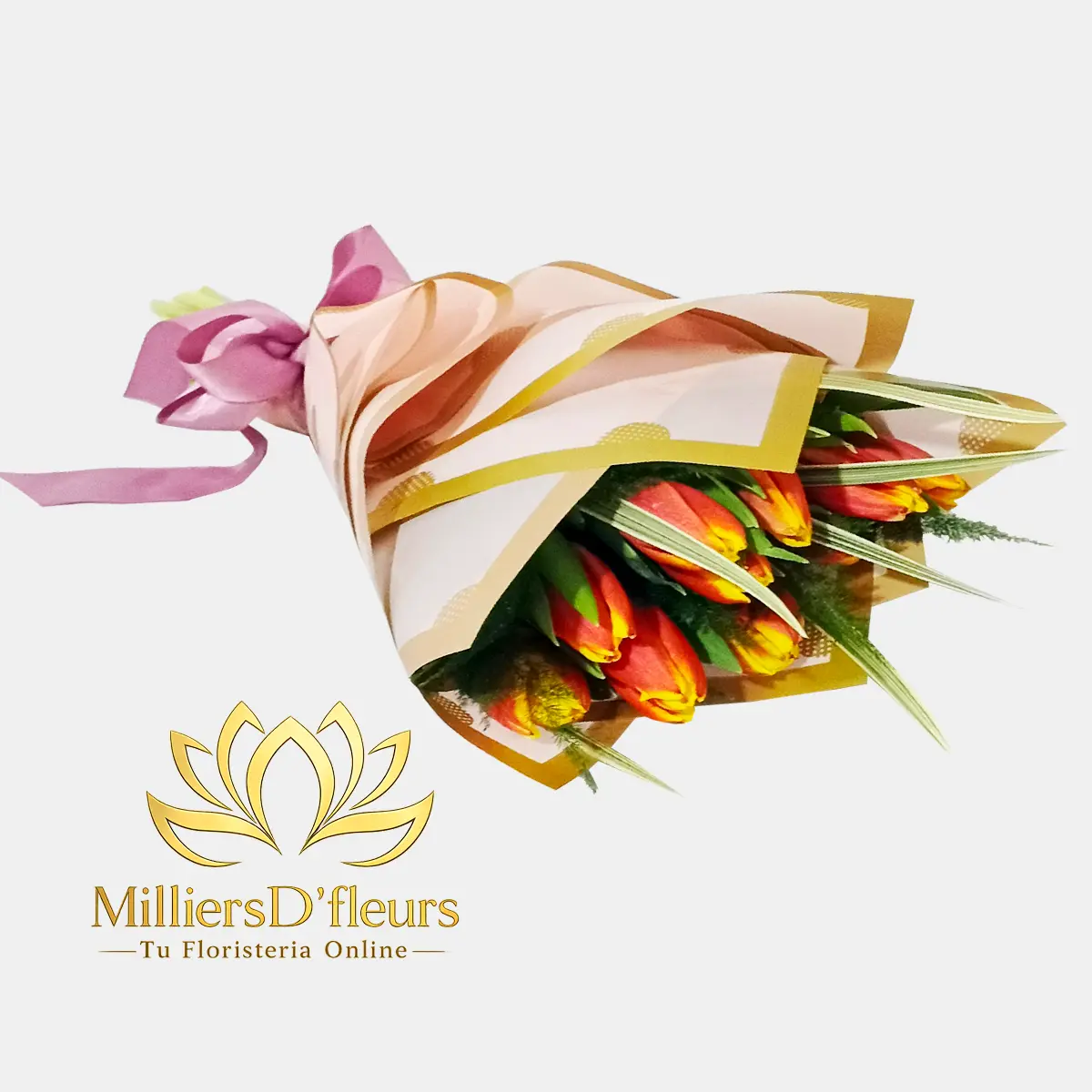 "Bouquet de tulipanes Amanecer Tulip premium con flores rojas y amarillas envuelto en papel decorativo beige y dorado con lazo lila de Milliers D'fleurs."