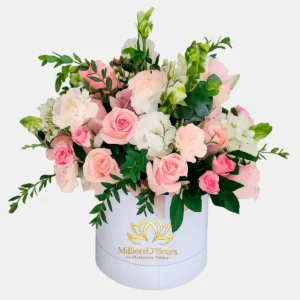 Lirios y rosas en tonos pastel